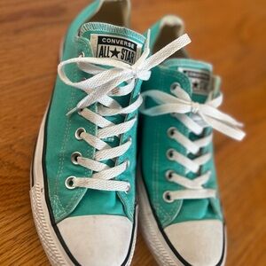 Converse Women’s Teal Low Top Sneakers with White Laces